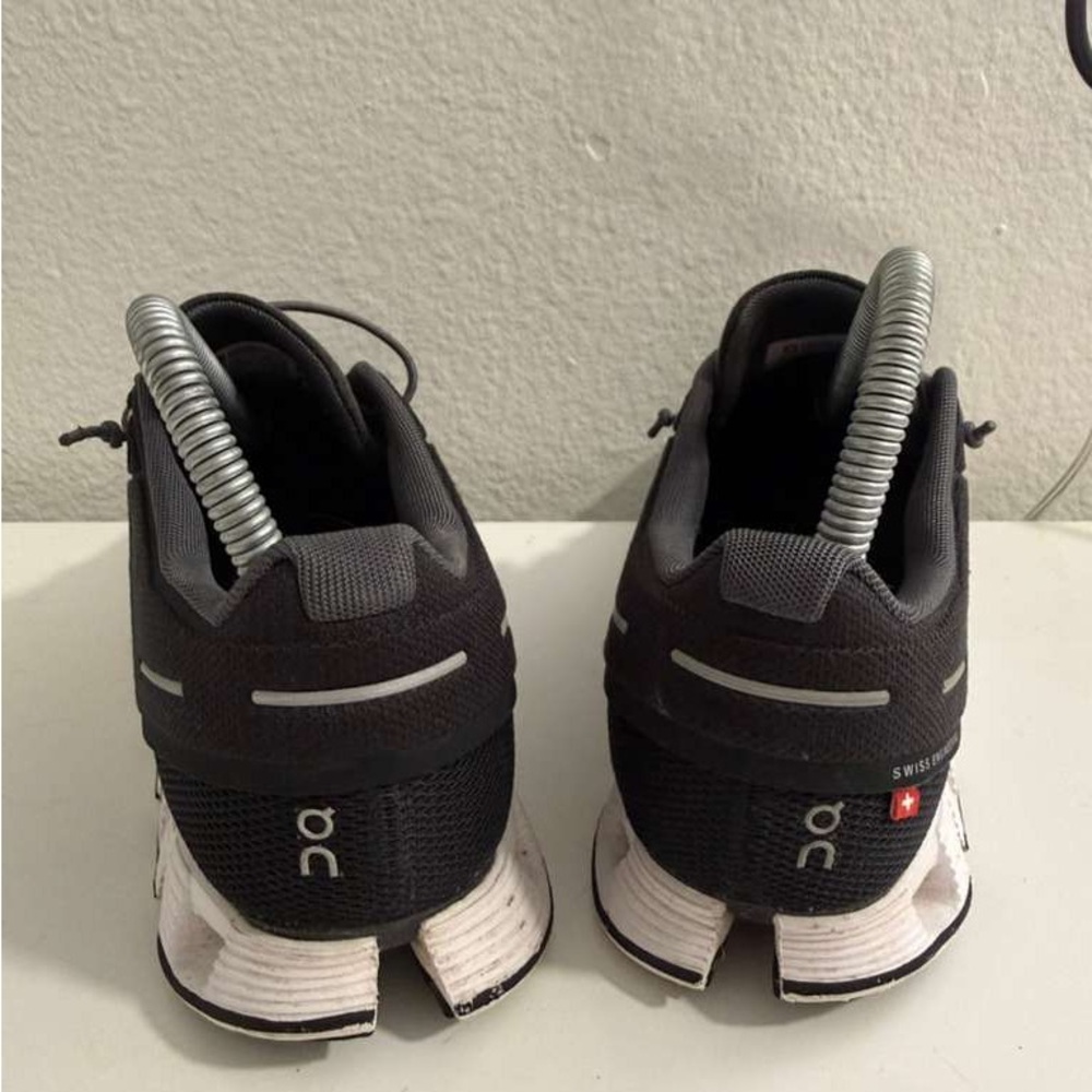 On Running cloud 5 women’s Black and White Athletic Shoes - Picture 7 of 10